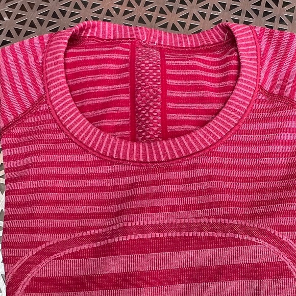 Lululemon Athletica Swiftly Tech Short sleeve Weathered Berry Rumble, workout T - Picture 1 of 8